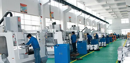 ورشة تشكيل المعادن والصب بالقوالب