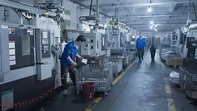 ورشة تشكيل المعادن والصب بالقوالب