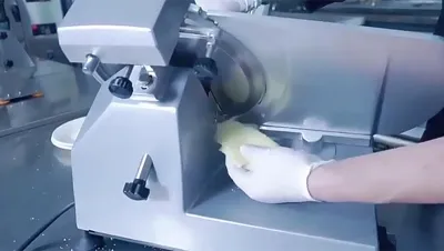 قطاعة سلايسر للأجبان