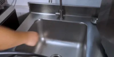 موزع الثلج الأوتوماتيكي