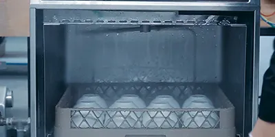 غسالة الصحون والأطباق وتعقيمها