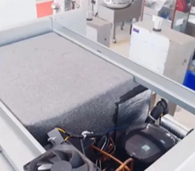 ثلاجة عرض مشروبات - ذات بابين زجاج (للسوبرات والبوفيهات والمقاهي والمطاعم)