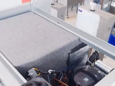 ثلاجة تبريد رأسية (فريزر رأسي، براد رأسي) - طراز أوروبي