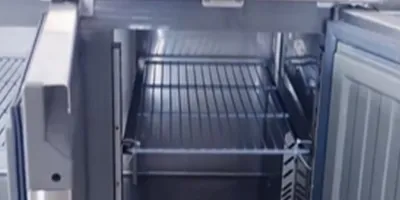 طاولات تحضير مبردة